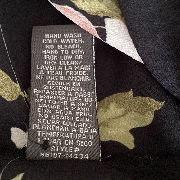 Suzy Shier black background floral fall blouse long sleeves bow tie front - Picture 10 of 10